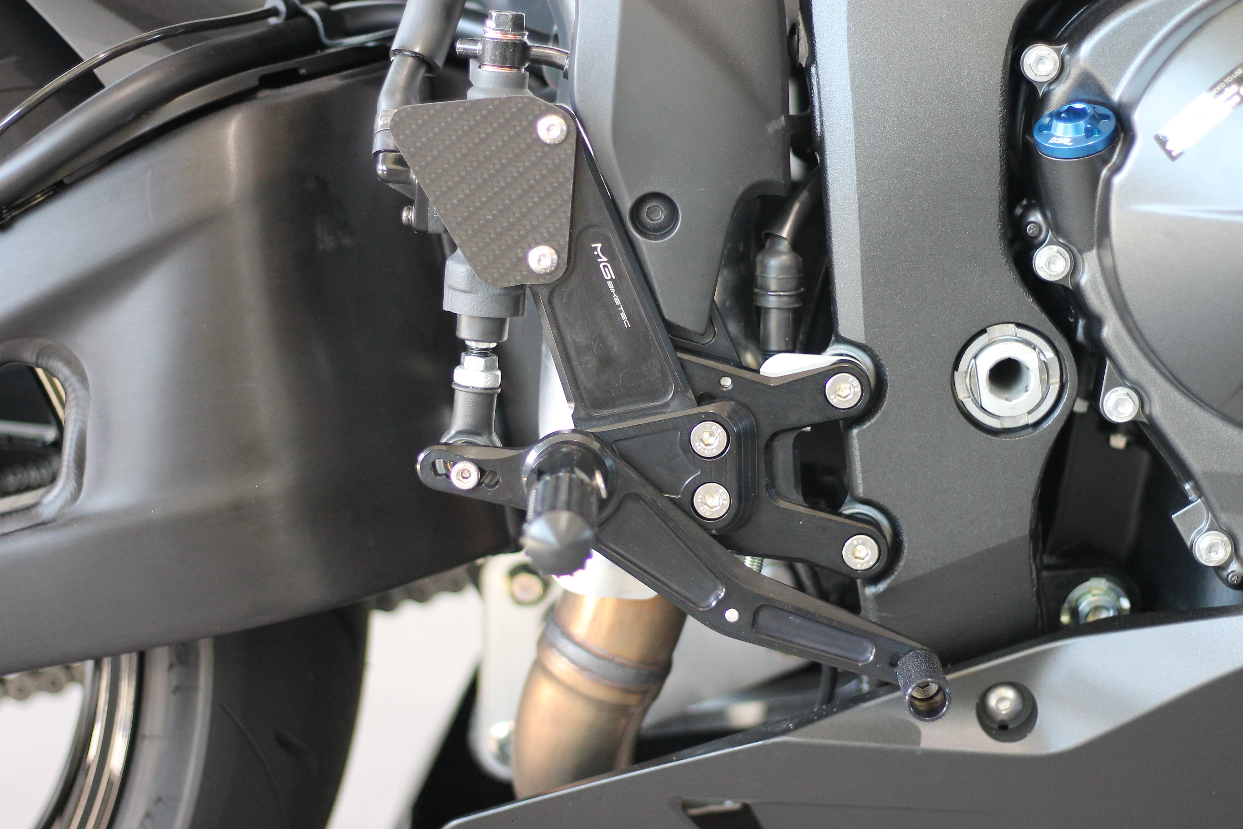 MG-Biketec Fußrastenanlage Racing ohne ABE für Honda CBR 600 RR PC69 2024 - seitlich