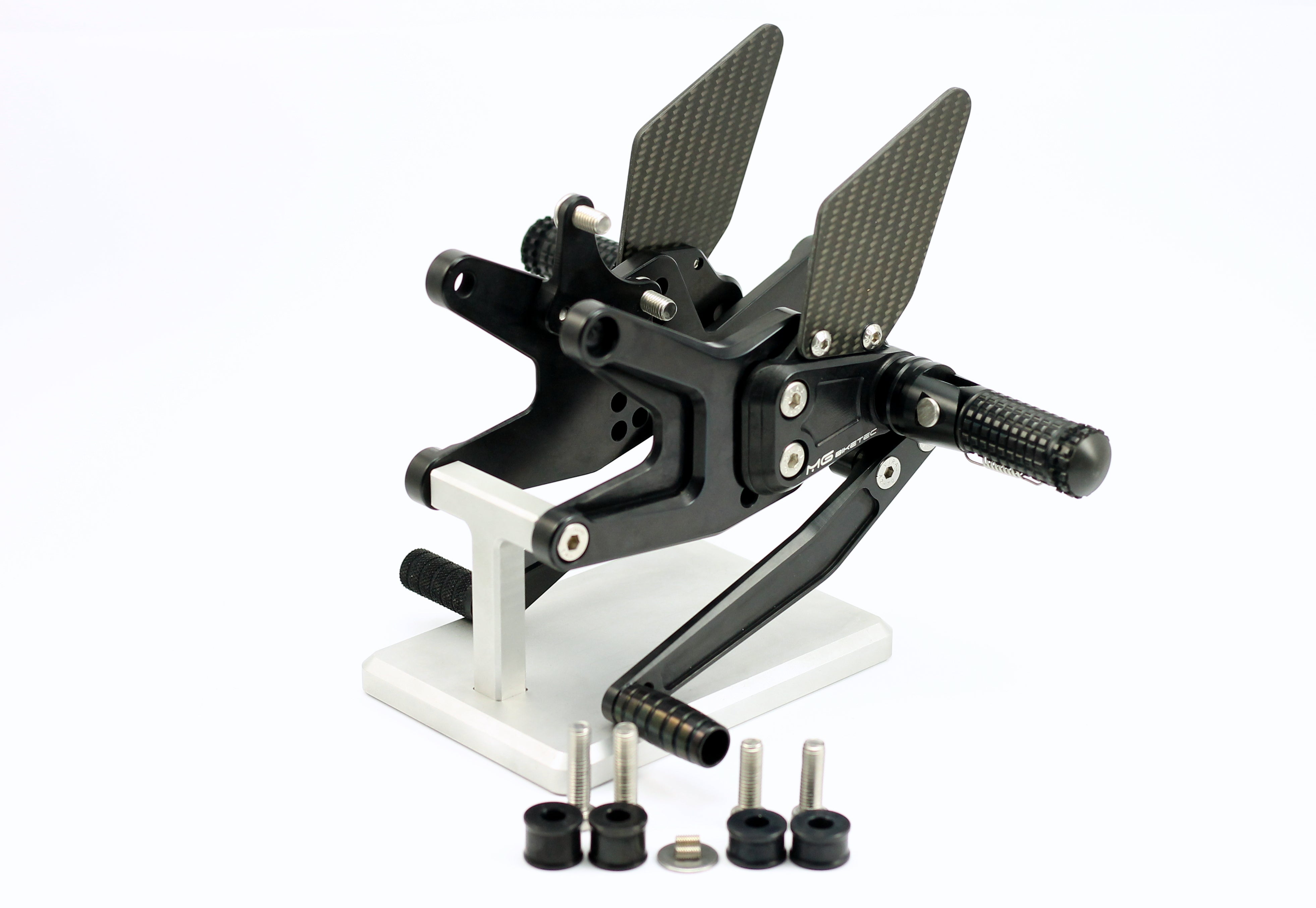 MG Biketec Fußrastenanlage mit ABE für Triumph Street Triple 765 RS / Moto2 Ab 2023 seitlich