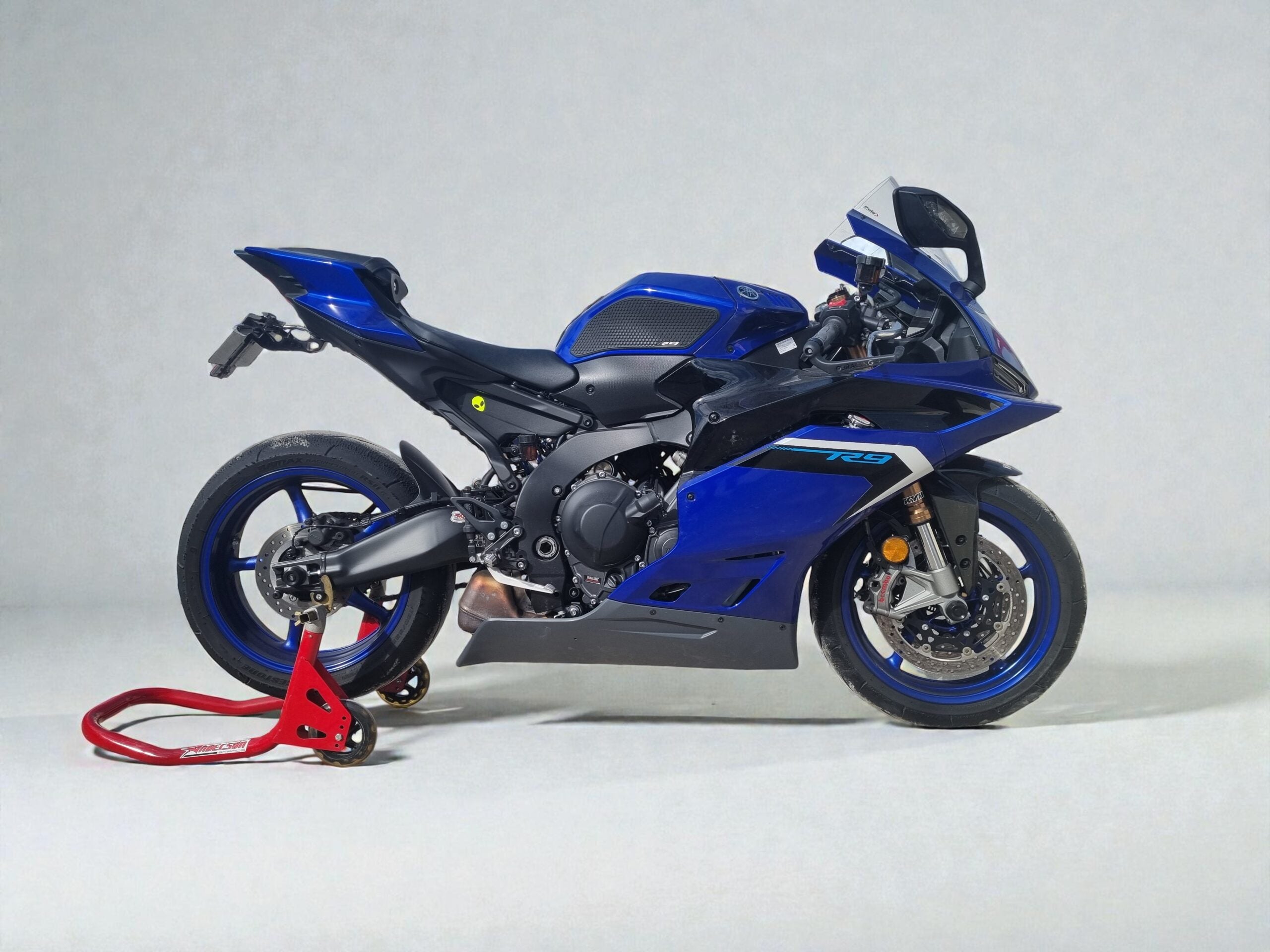 Yamaha R9 Bugverkleidung Straße am Bike