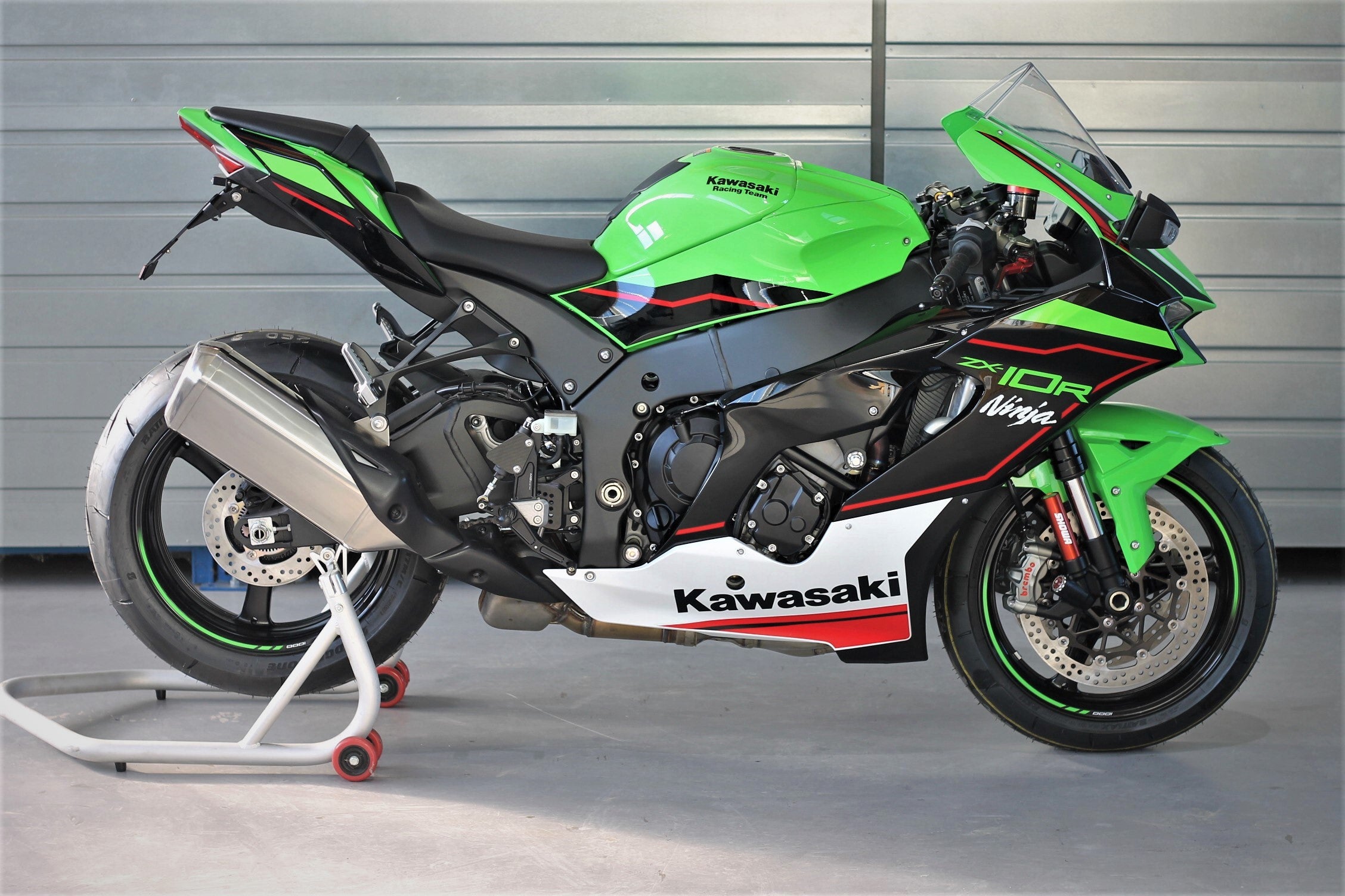 MG Biketec Fußrastenanlage Kawasaki ZX-10R ab 2011 mit/ ohne ABE am bike rechts