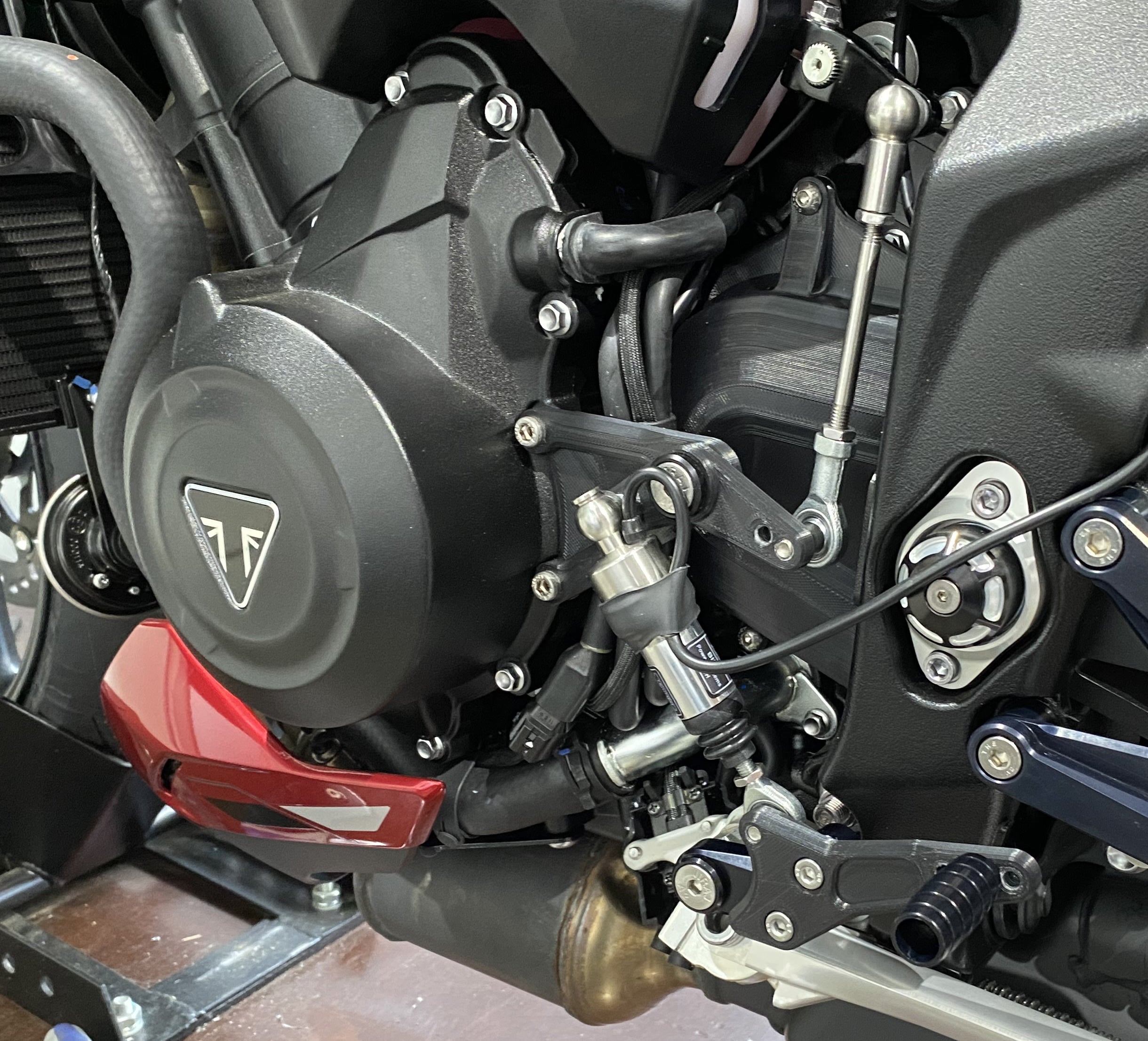 MG Biketec Schaltumkehrkit - Triumph Street Triple ab 2020 verbau