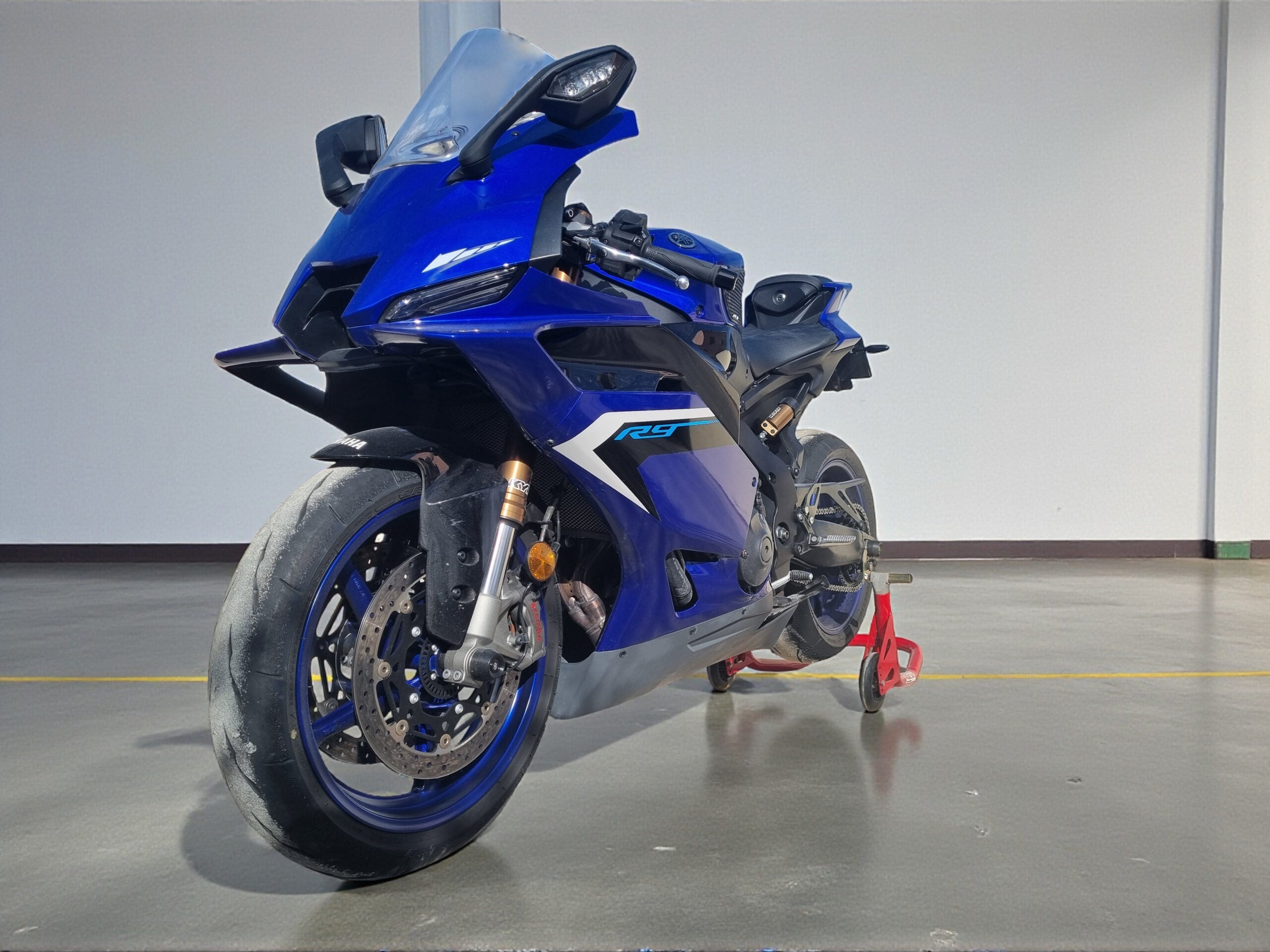 Yamaha R9 Bugverkleidung Straße