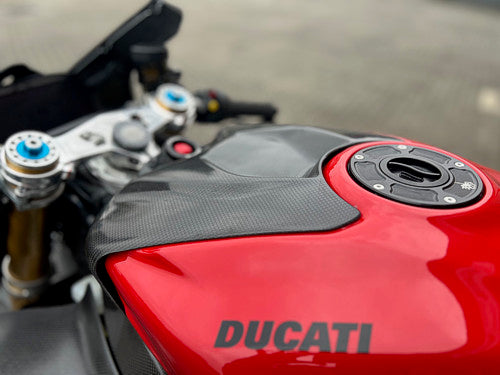 Ducati Panigale V4/S 2025 Carbon Tankabdeckung von PlasticBike