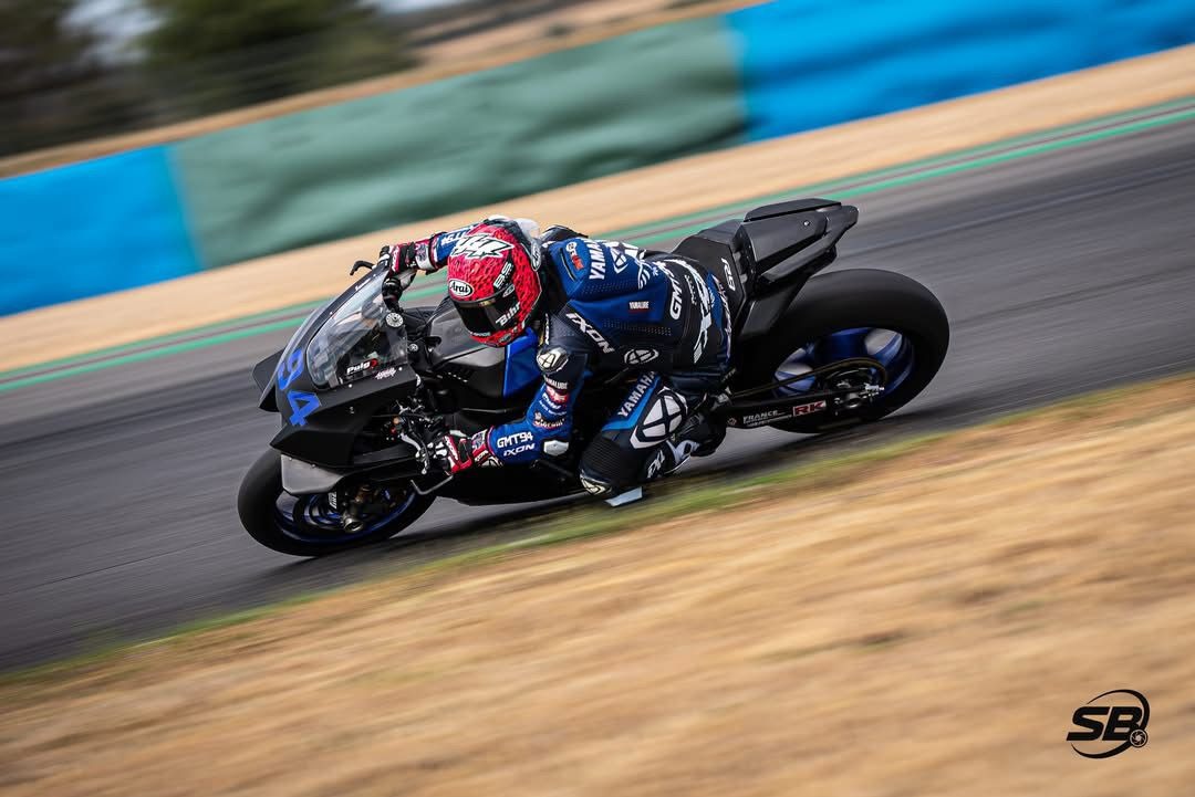 Lacomoto Yamaha R9 Verkleidung auf dem GMT94 WorldSSP Bike