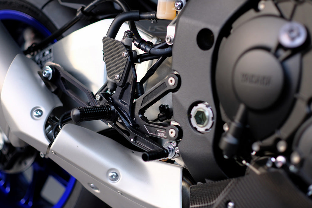 MG Biketec Fußrastenanlage mit ABE für Yamaha YZF-R1 2017 - 2025 RN49, RN65