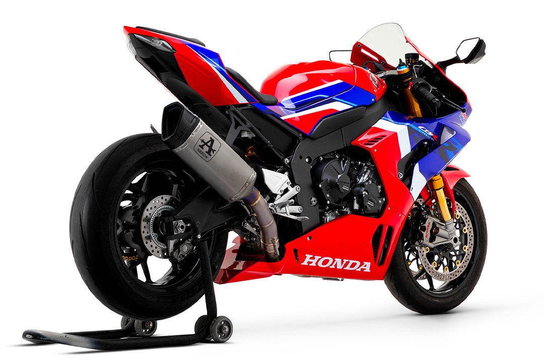 ARROW PISTA TITAN Z TYTANOWĄ RURĄ POŚREDNIĄ DO HONDY CBR1000 RR-R OD ROKU MODELOWEGO 2020-