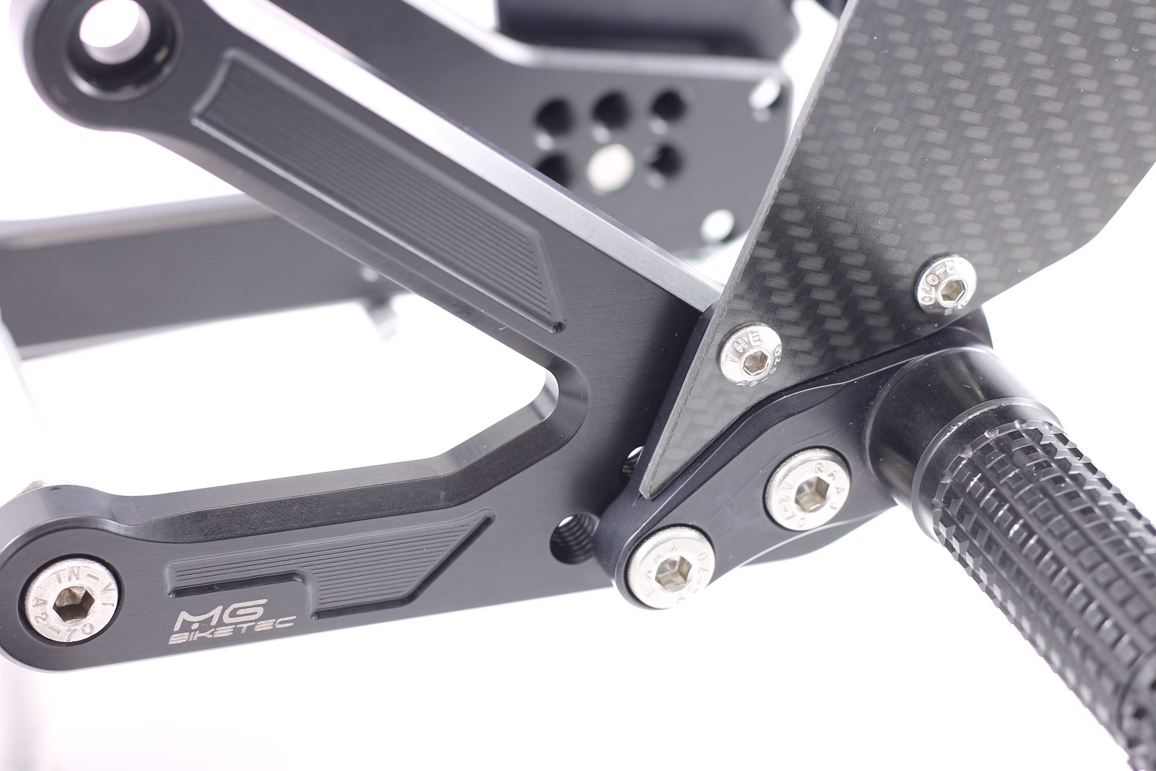 MG Biketec Fußrastenanlage mit ABE für Yamaha YZF-R1 2017 - 2025 RN49, RN65