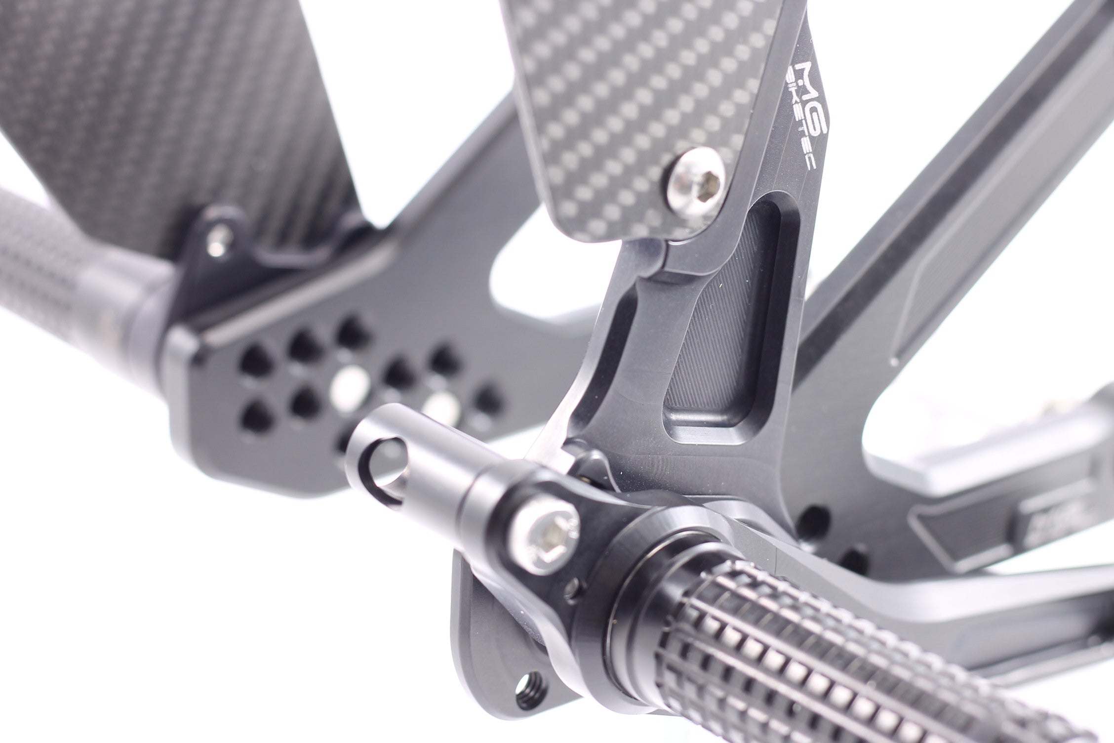 MG Biketec Fußrastenanlage mit ABE für Yamaha YZF-R1 2017 - 2025 RN49, RN65