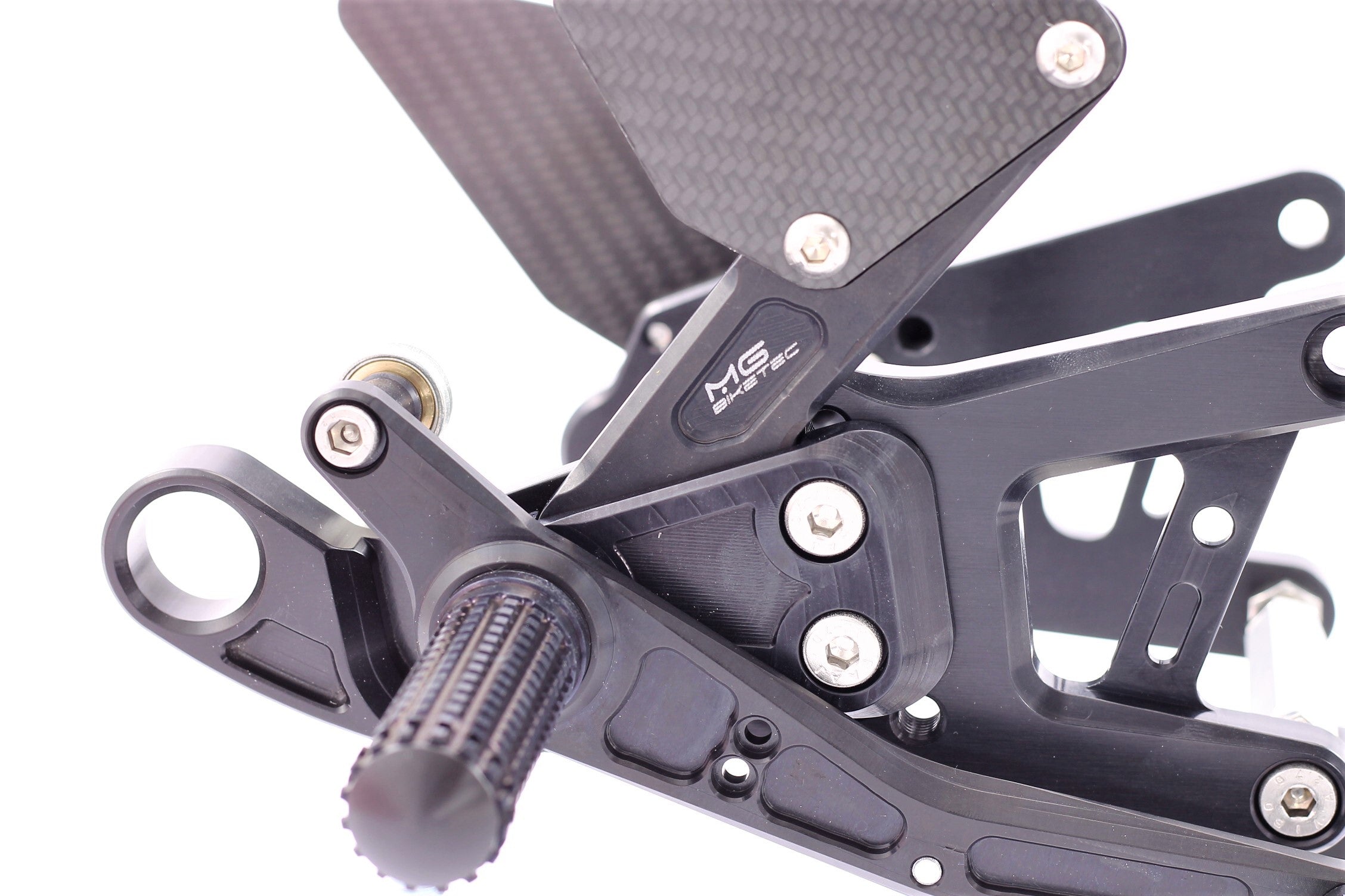 MG Biketec Fußrastenanlage mit ABE für Yamaha YZF-R6 RJ27 2017- nahaufnahme
