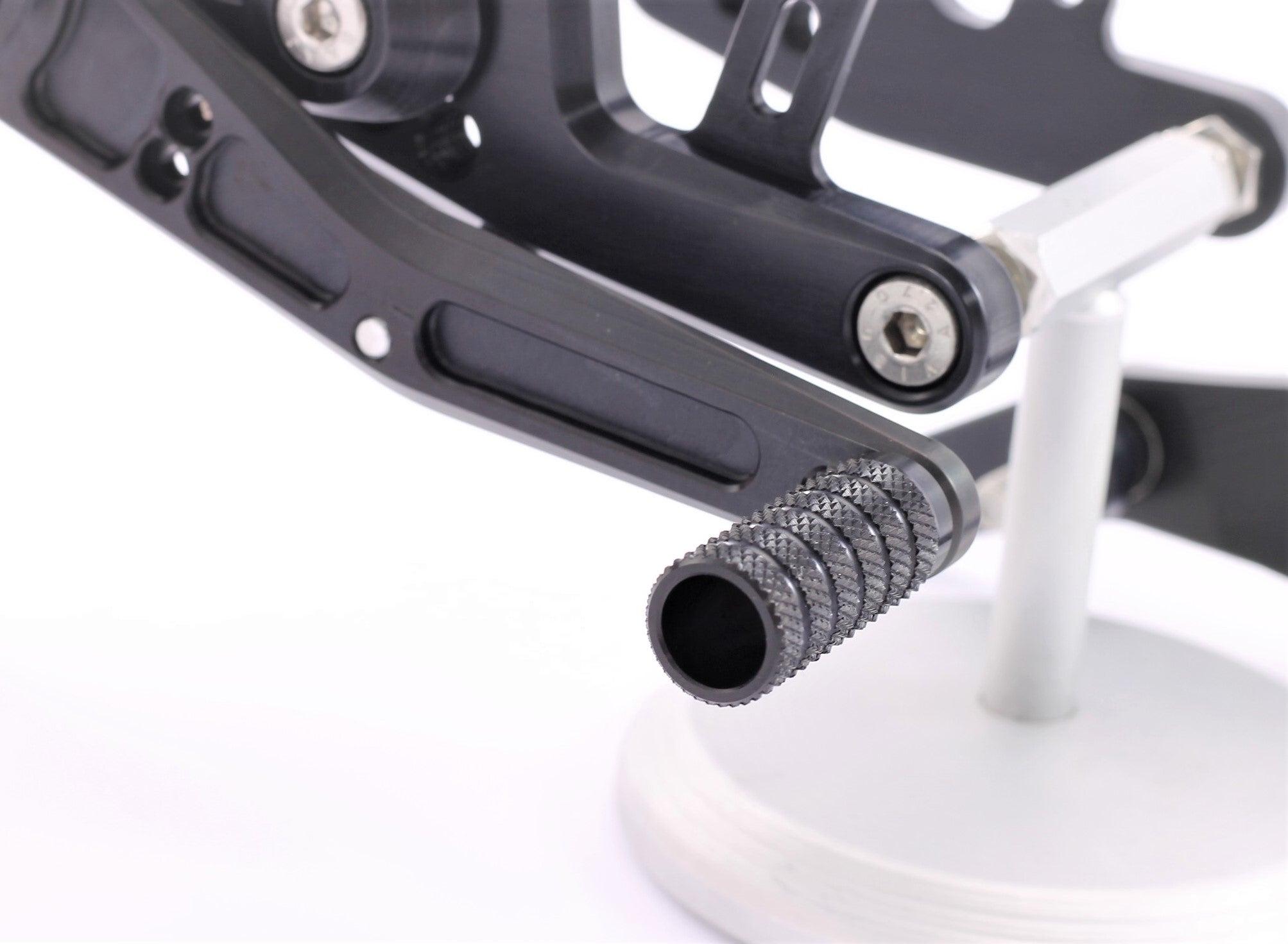 MG Biketec footrest system with ABE for Yamaha YZF-R6 RJ27