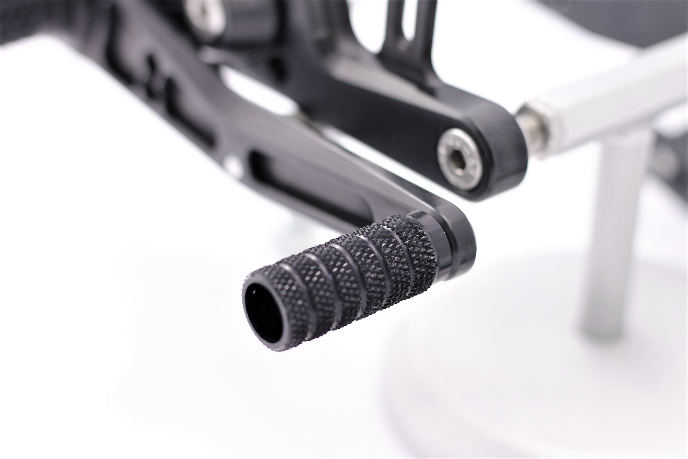 MG Biketec footrest system with ABE for Yamaha YZF-R6 2006 - 2016