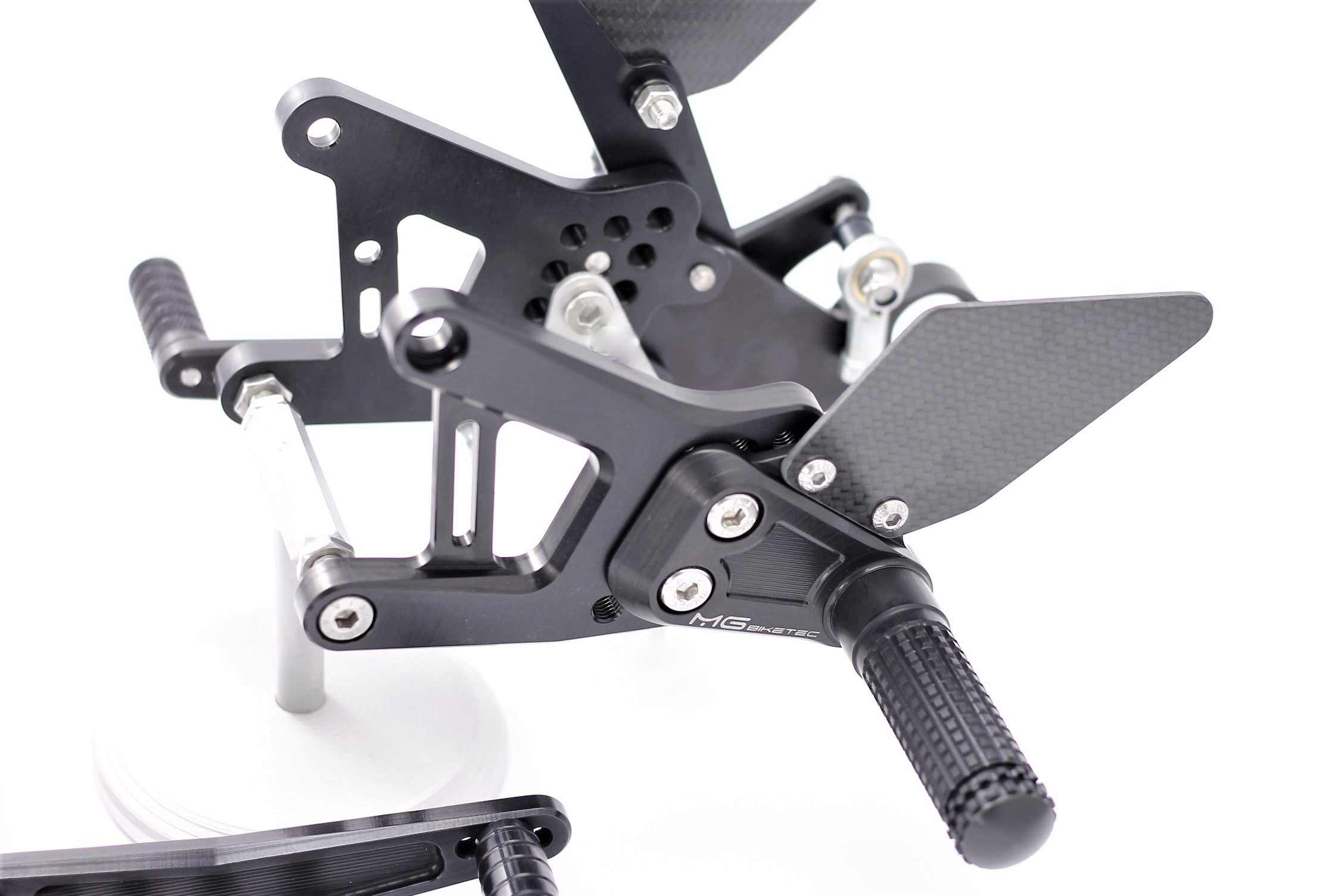 MG Biketec footrest system with ABE for Yamaha YZF-R6 2006 - 2016