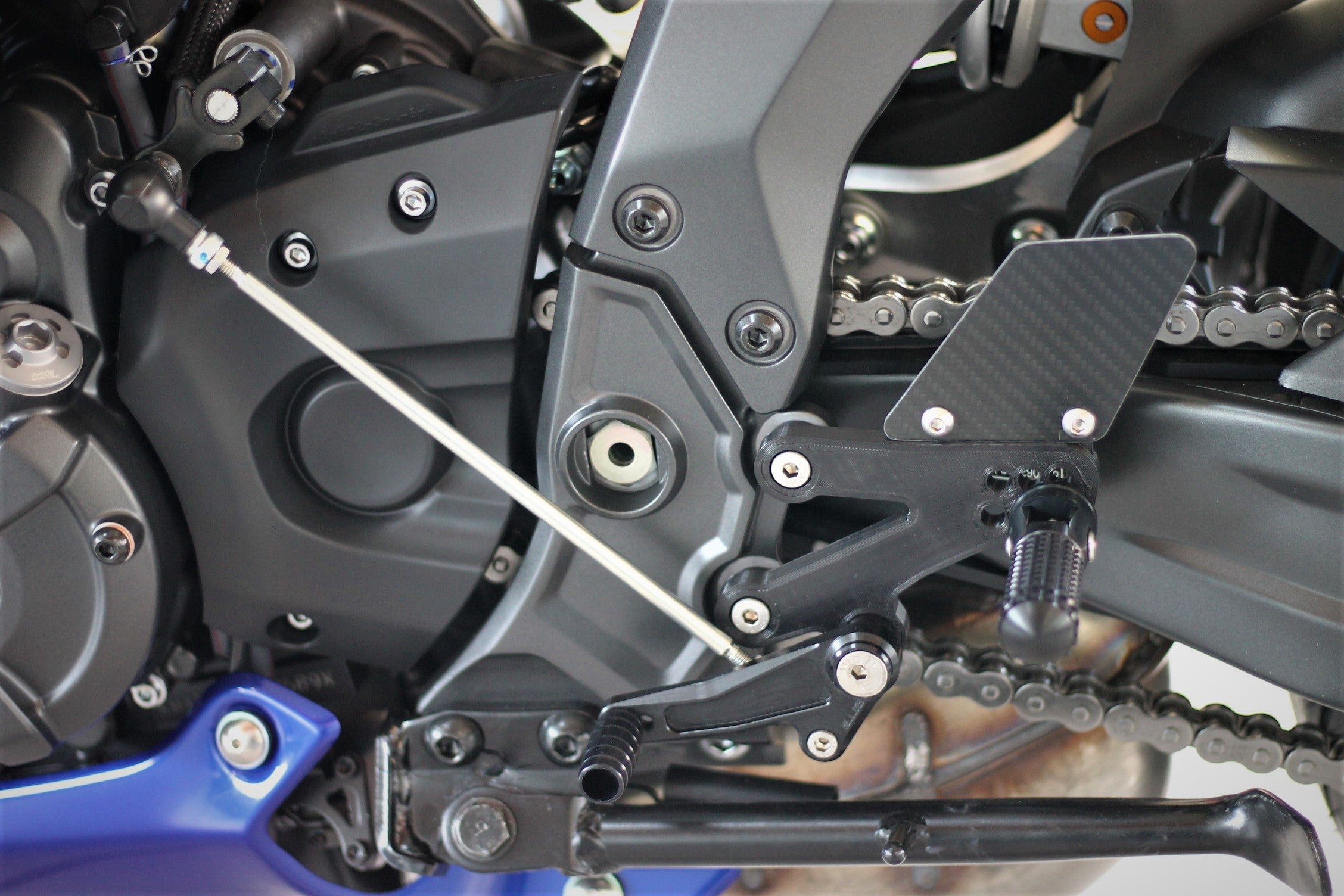 MG Biketec Fußrastenanlage mit ABE für Yamaha YZF-R7 2022 -