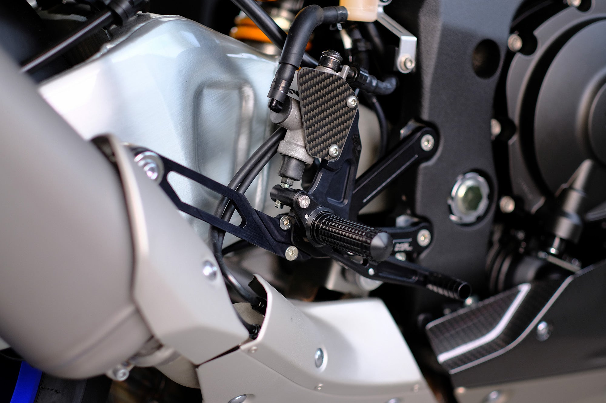 MG Biketec Fußrastenanlage mit ABE für Yamaha YZF R1 RN32 2015 - 2016