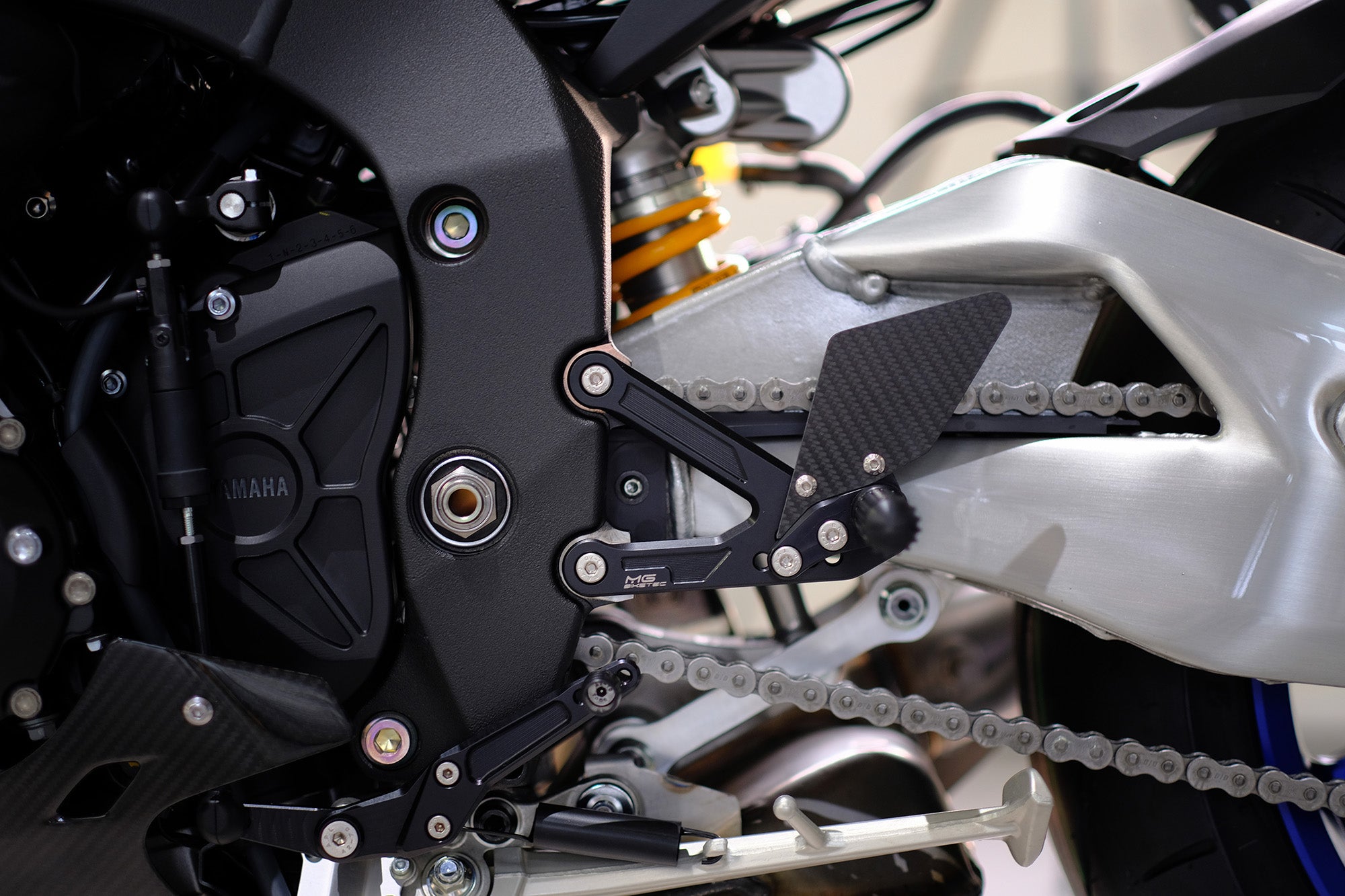 MG Biketec Fußrastenanlage mit ABE für Yamaha YZF R1 RN32 2015 - 2016