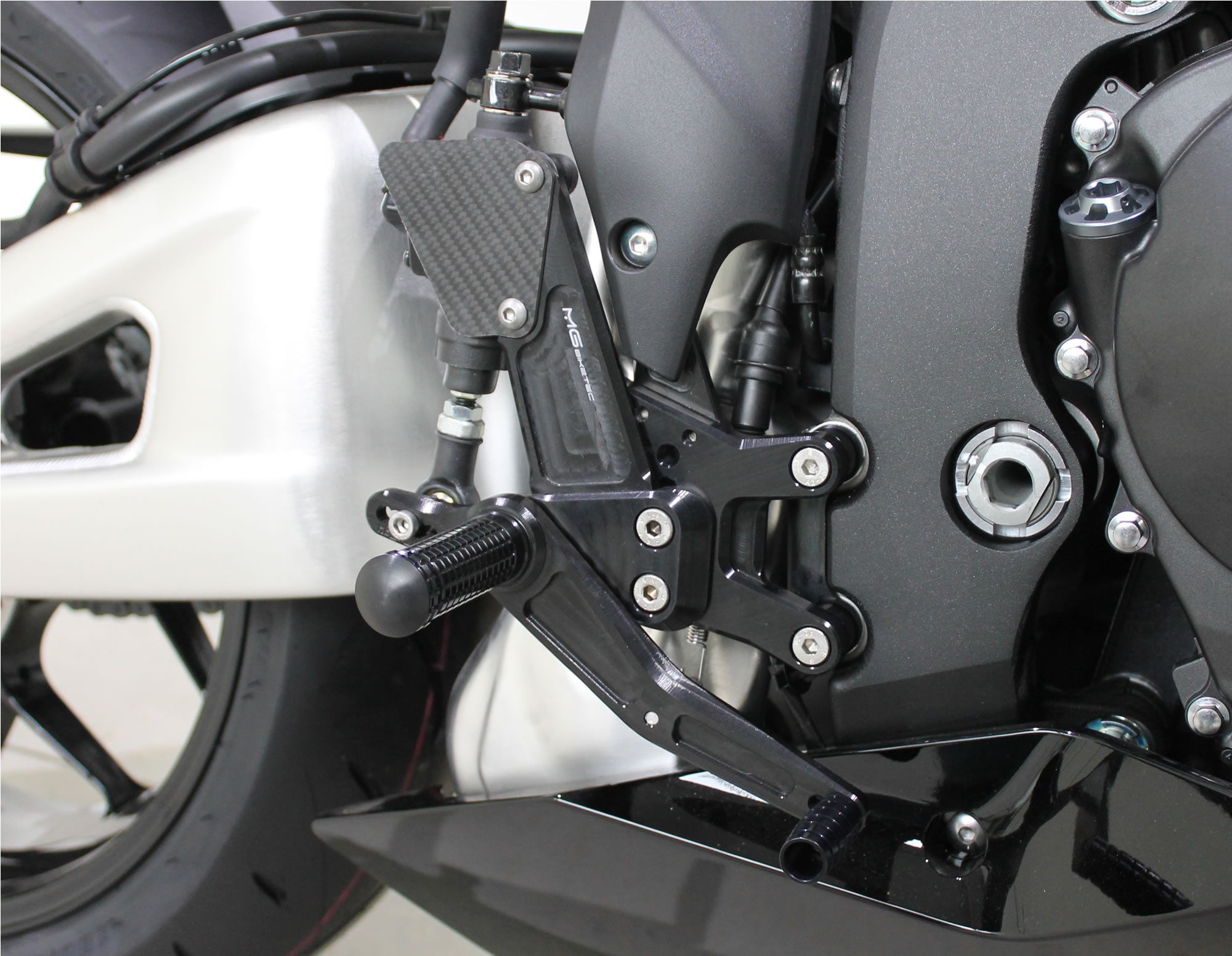 MG-Biketec footrest system with ABE for Honda CBR 600 RR 2007 - 2016