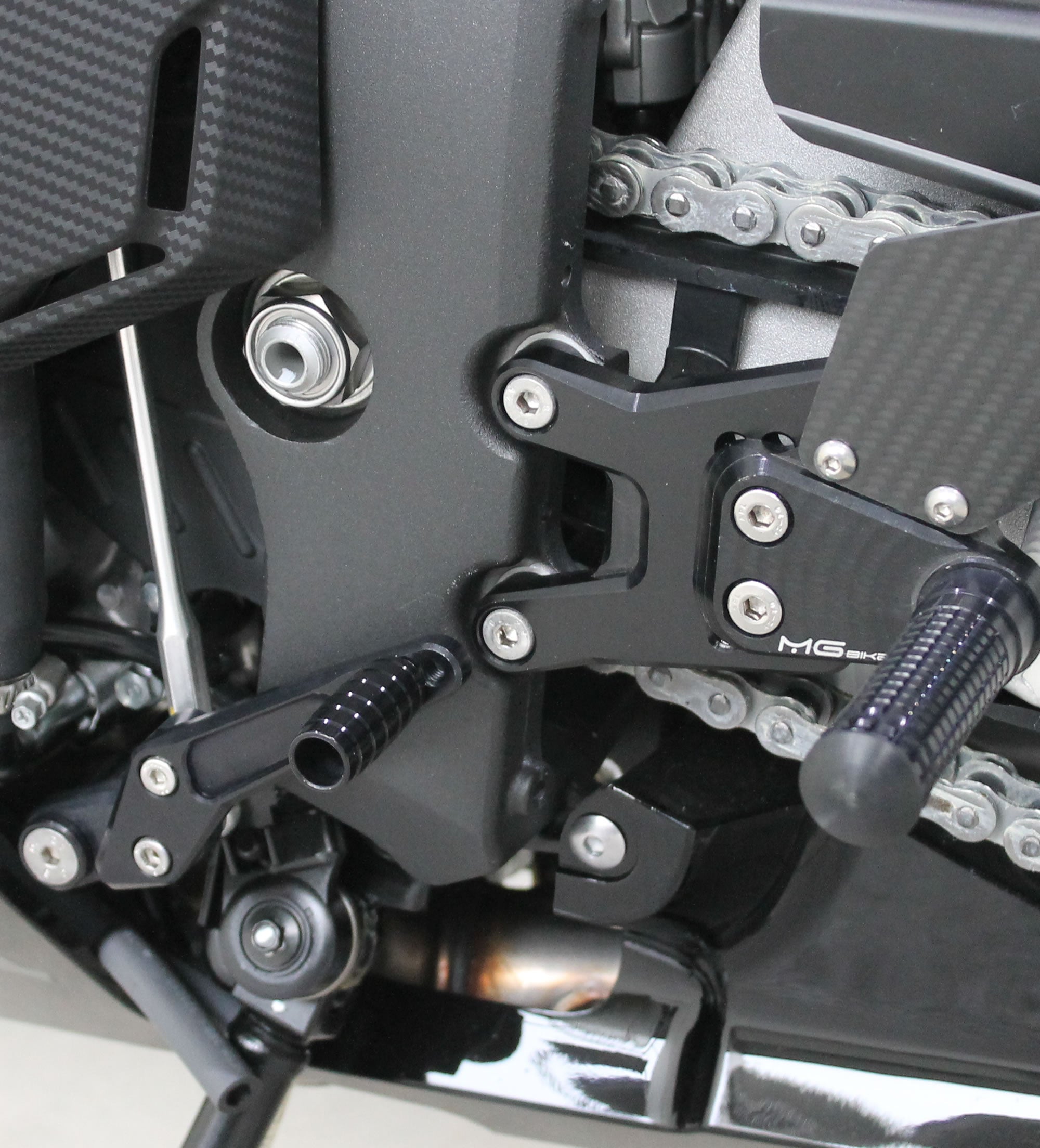 MG-Biketec footrest system with ABE for Honda CBR 600 RR 2007 - 2016